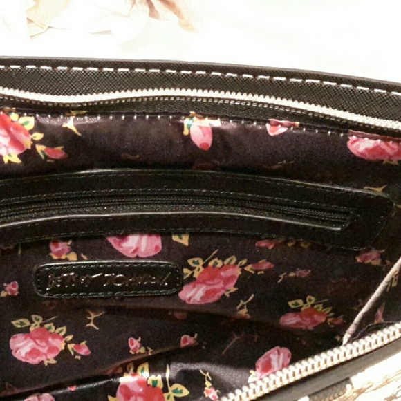 Betsey Johnson smell the roses Cosmo bag ⭐ - Picture 6 of 6